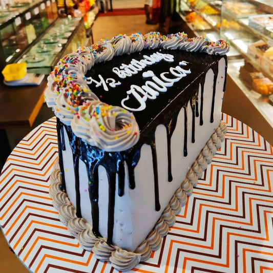 Half Birthday Chocolate sprinkle - Model cake Hotoven Bakers