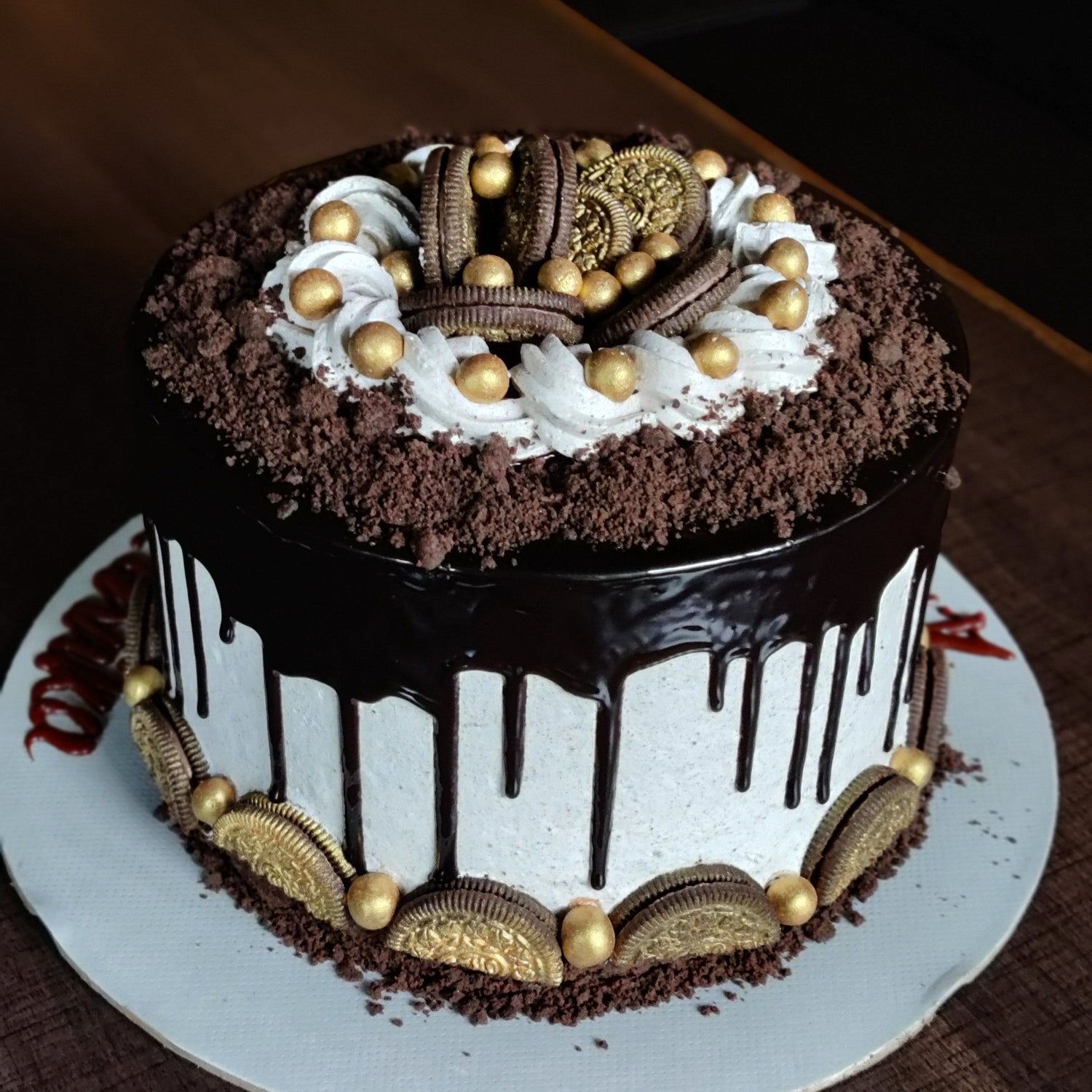 Oreo Model cake Hotoven Bakers