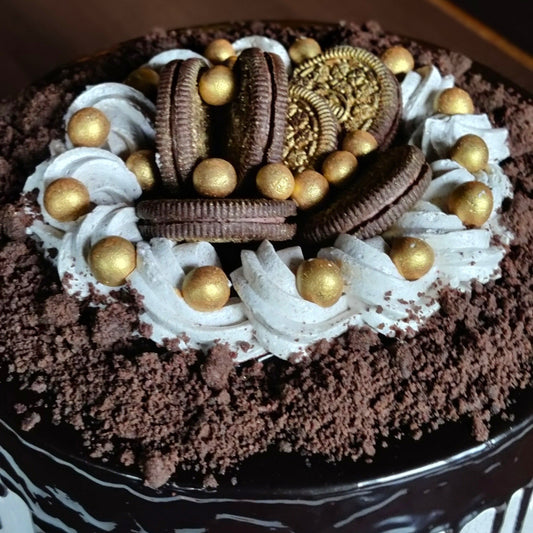 Oreo Model cake Hotoven Bakers